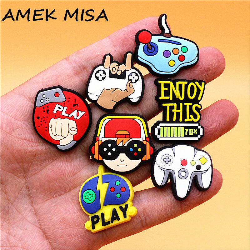 Gaming Accessories Kids - 1ชิ้นผู้ที่ชื่นชอบการเล่นเกมรองเท้าพีวีซีเสน่ห์อุปกรณ์เสริมแป้นเกมกางเกงยีนส์ขาของตกแต่งด้านบนหัวเข็มขัดสำหรับเด็กของขวัญ