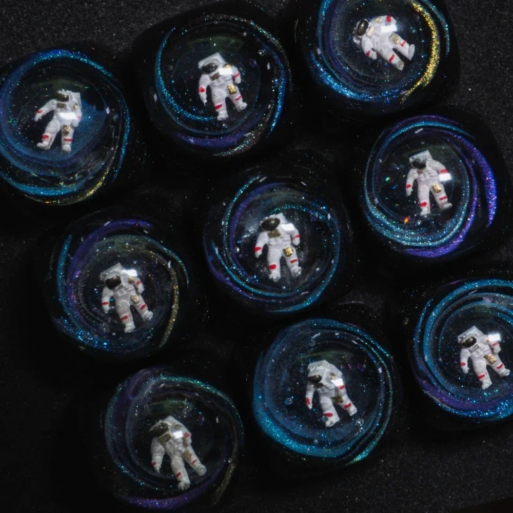 Artisan Keycap นักบินอวกาศเรซิ - Gaming Accessories Aesthetic บทวิจารณ์และราคา