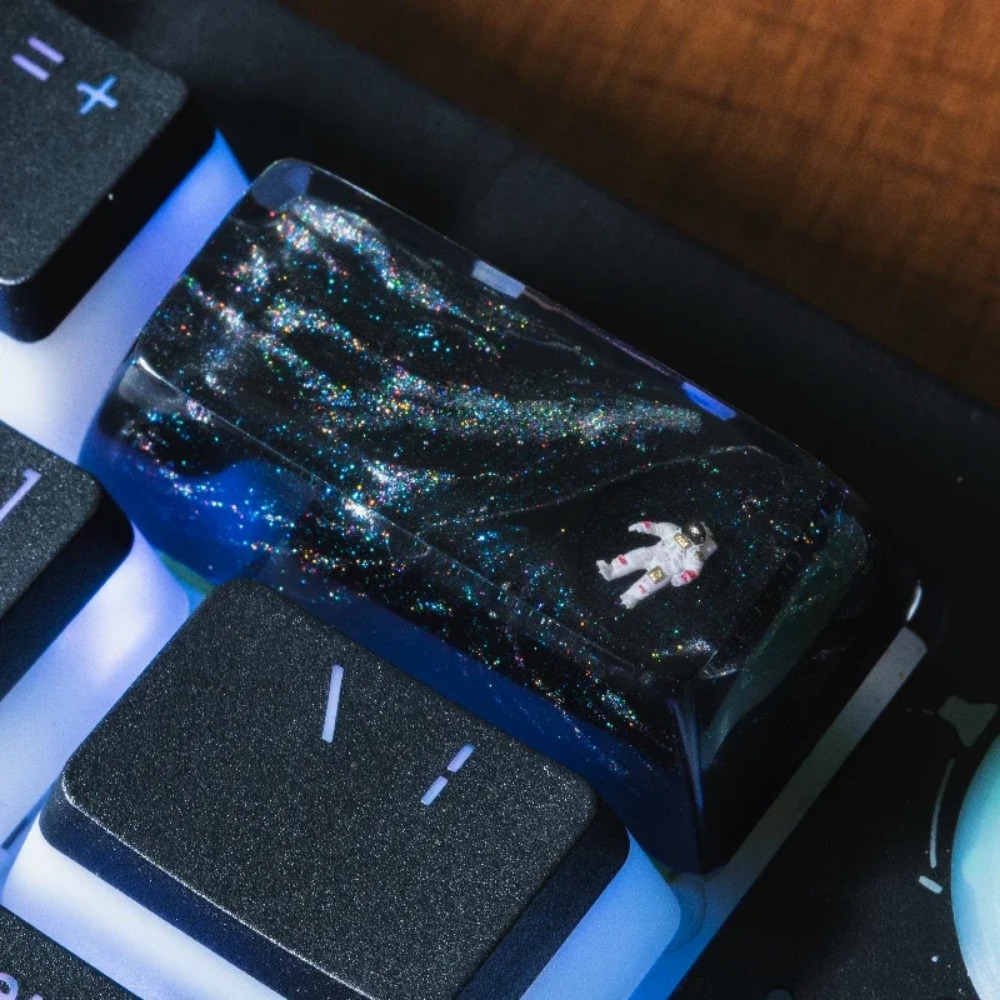Artisan Keycap นักบินอวกาศเรซิ - Gaming Accessories Aesthetic บทวิจารณ์และราคา